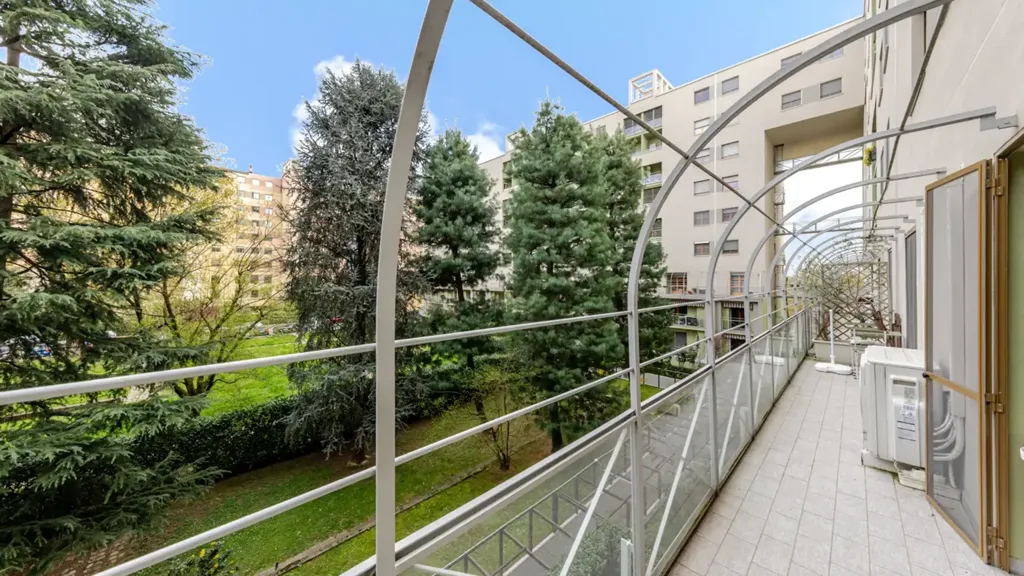 Rõdu - Flat with Balcony in Milan