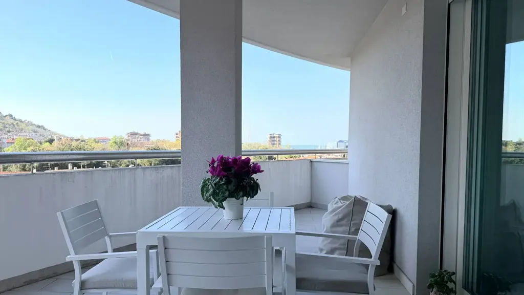 Rõdu - Modern Apartment with Sea View in Pesaro