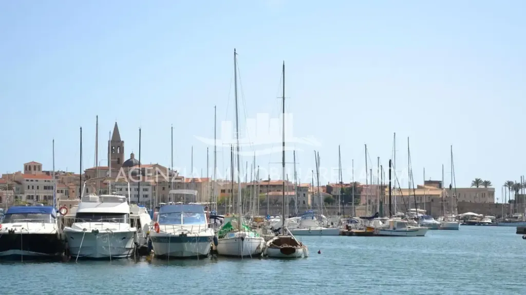 Villa with Seafront Potential in Alghero