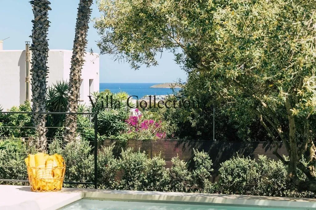 Piscine - Luxury Villa with Sea View in Santa Eulària