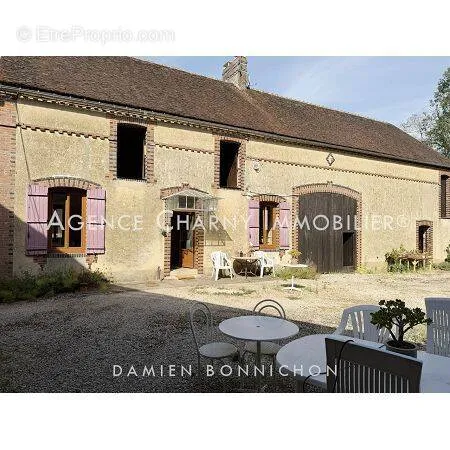 Aed - Historic Maison with Large Garden in Les Ormes