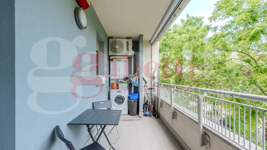 Balcon - Modernised 2-Bedroom Apartment in Milan