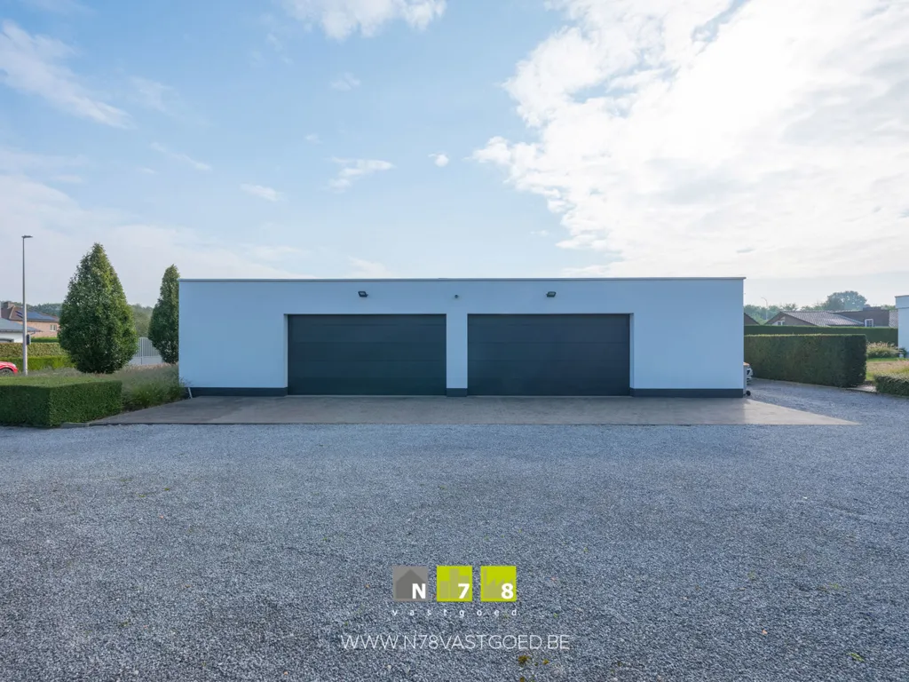 Extérieur - Villa Moderne avec Appartement et Garage à Dilsen