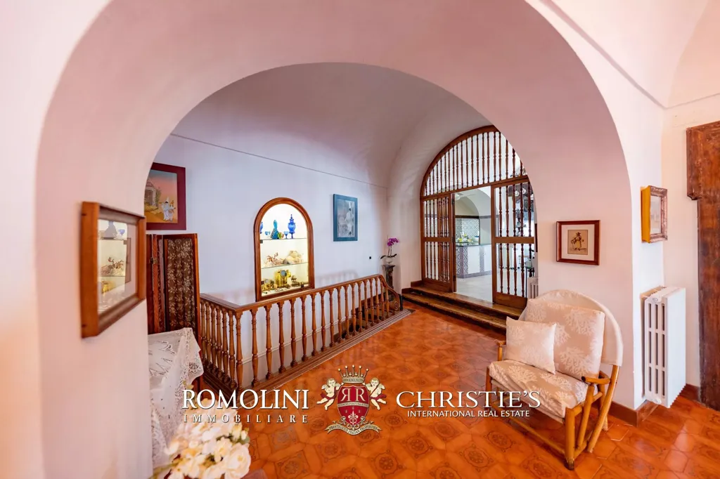hallway_entrance