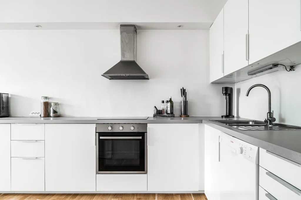 Cuisine - Apartment with Renovated Kitchen in Central Norr