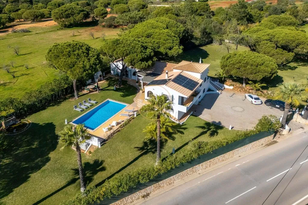 Õhuvaade - Luxury Villa with Pool in Quarteira