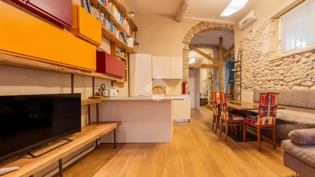Elutuba - Triplex in Historic Centre, San Felice del Benaco