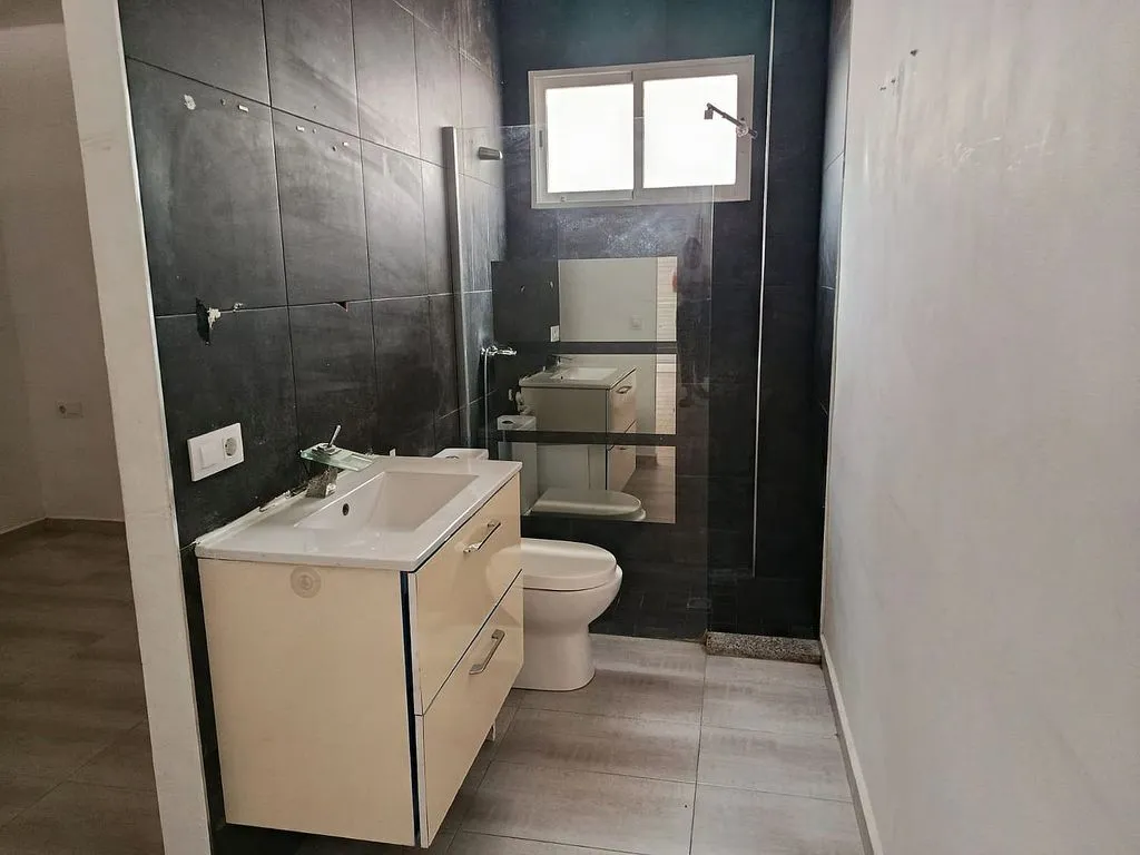 Salles de bain - Apartment with Pool in El Bosque, Chiva