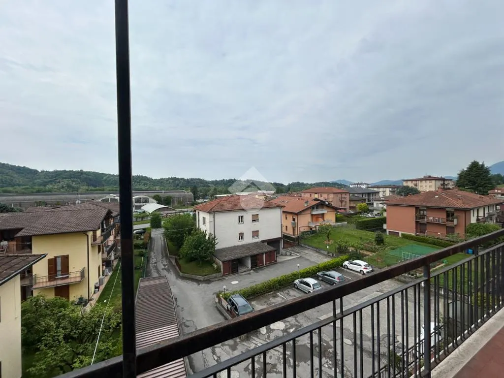 Rõdu - Quadrilocale with Balcony View in Sorisole
