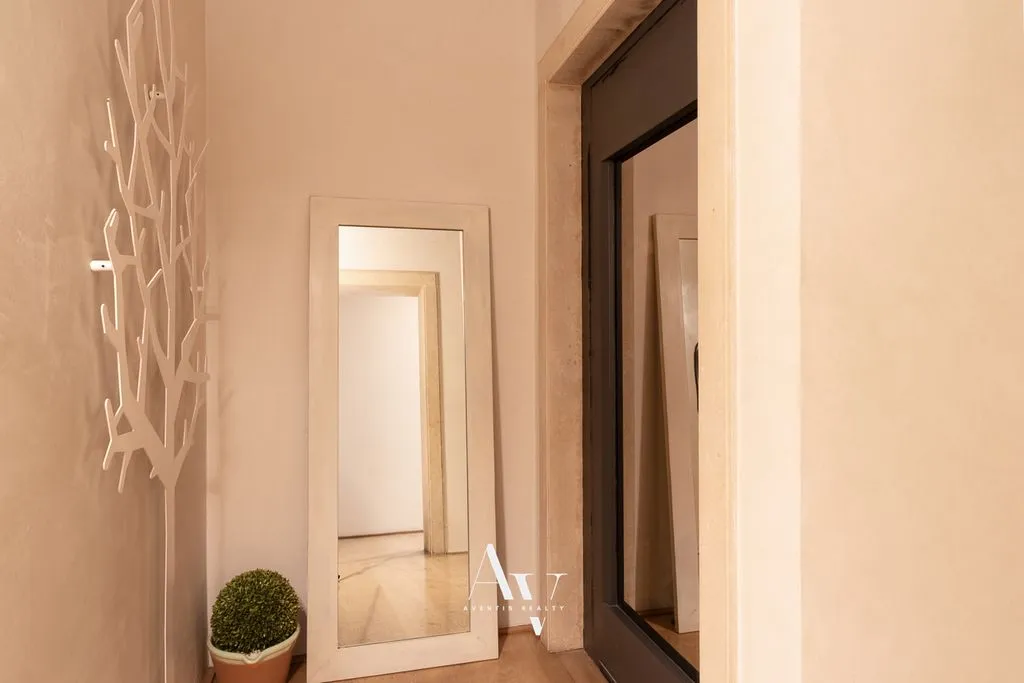 Entrée - Luxury Design Apartment in Padua's Historic Centre