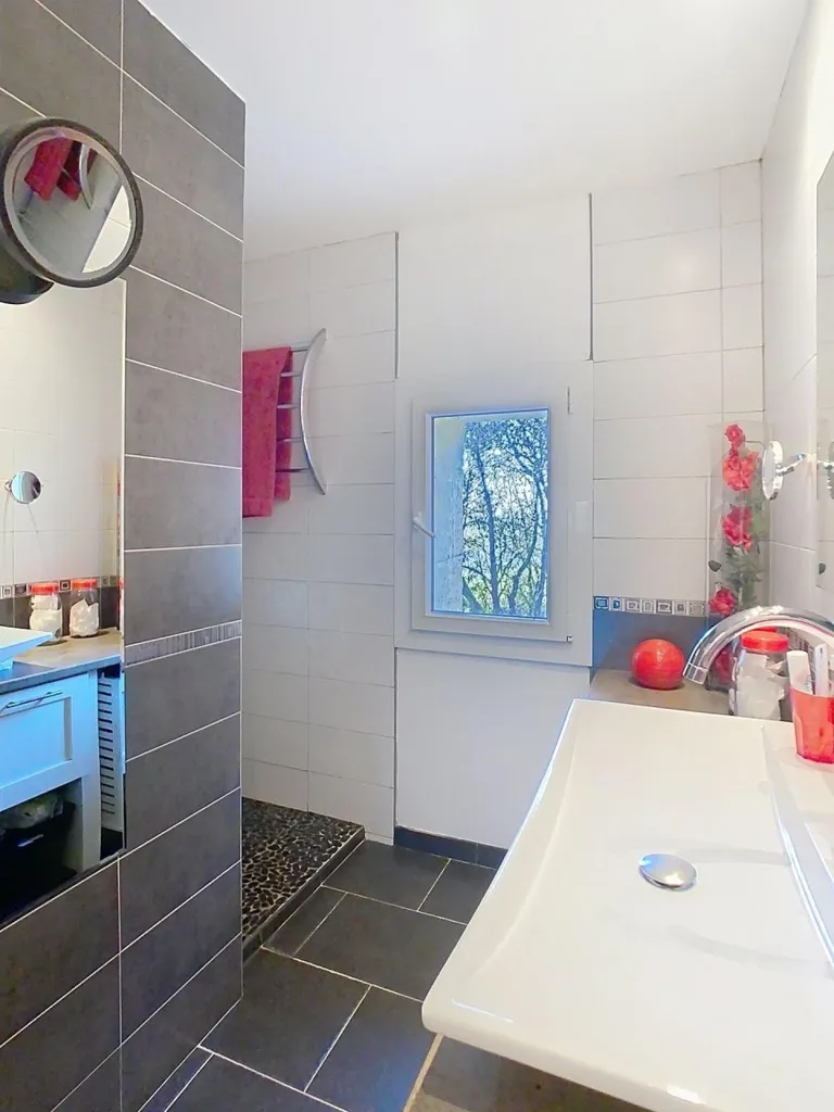 Salles de bain - Maison en Pierre avec Grange à Ordan-Larroque