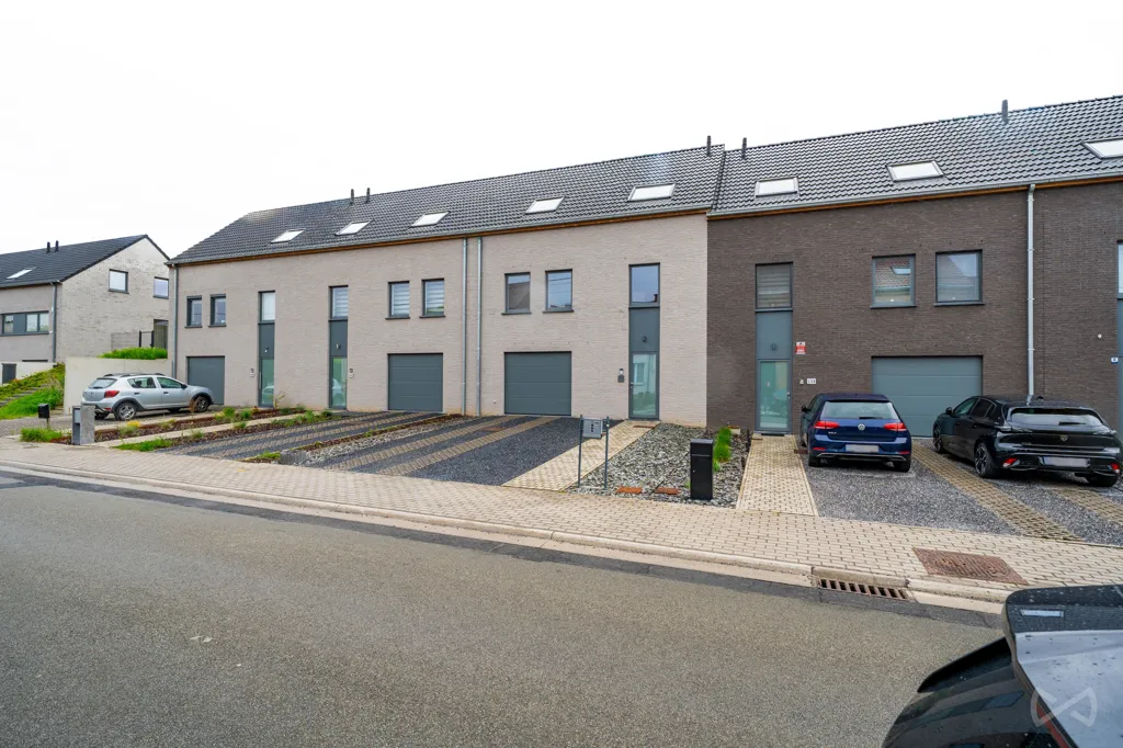Välivaade - Recent Maison de Maître with Garden in Nivelles