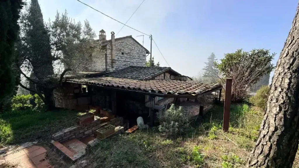 Exterior - Historic Villa with Double Entrances in Assisi