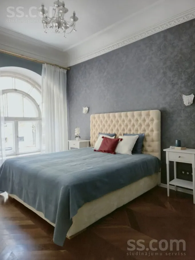 Magamistoad - 4-Bedroom Apartment with Balcony in Riga Centre