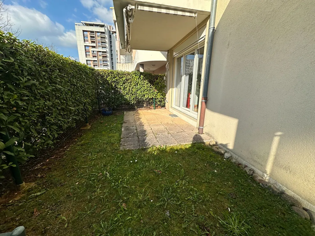 Giardino - Meublé T3 with Terrace in Talant