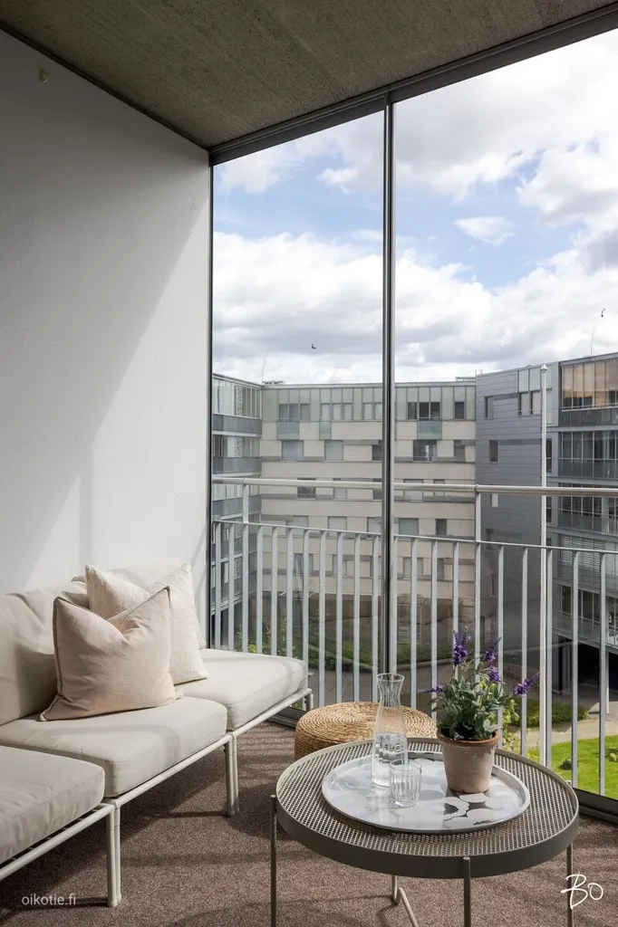 Balcony - Modern Apartment with Balcony in Jyväskylä Centre
