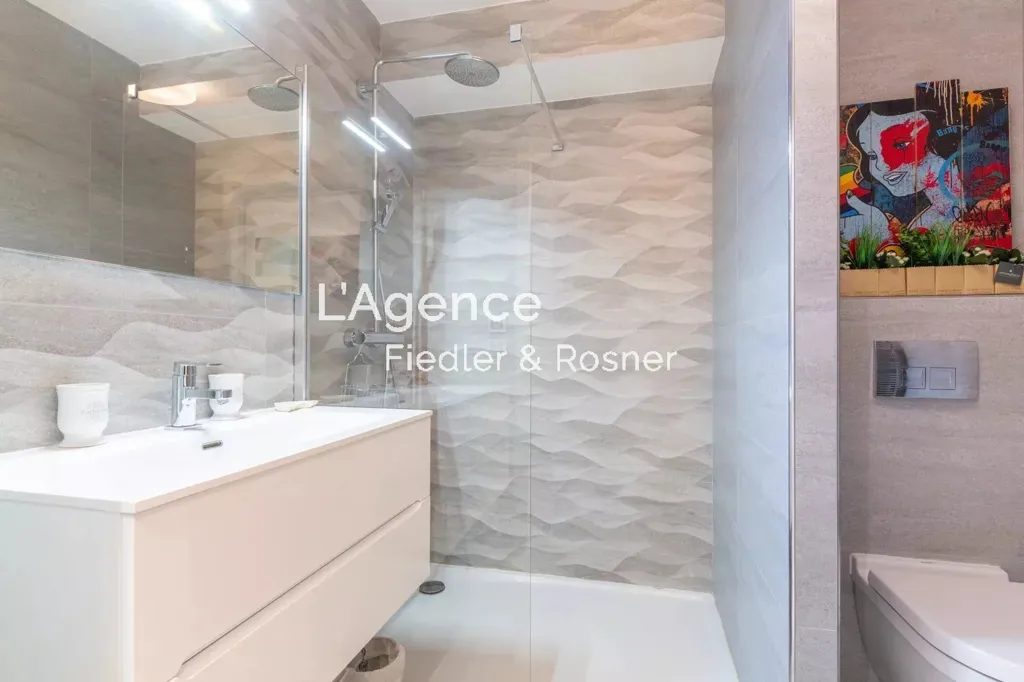 Salles de bain - Appartement avec Jardin et Jacuzzi à Saint-Tropez