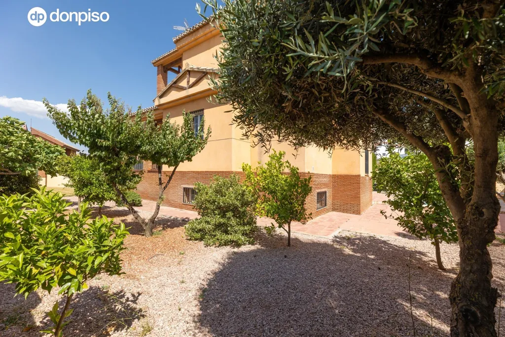 Välivaade - Chalet with Pool in Granada's Calle Ajenjo