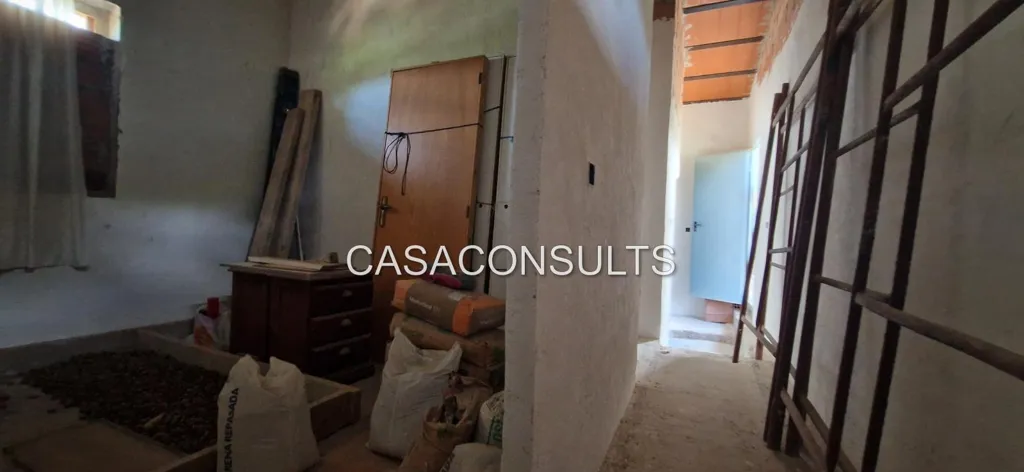 Esik - Semi-Renovated Chalet with Balcony in Vilafamés