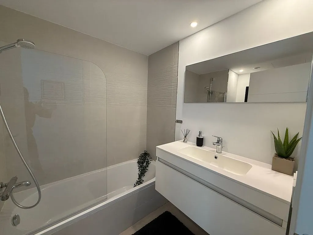 Salles de bain - Apartment with Pool and Terrace in Llevant