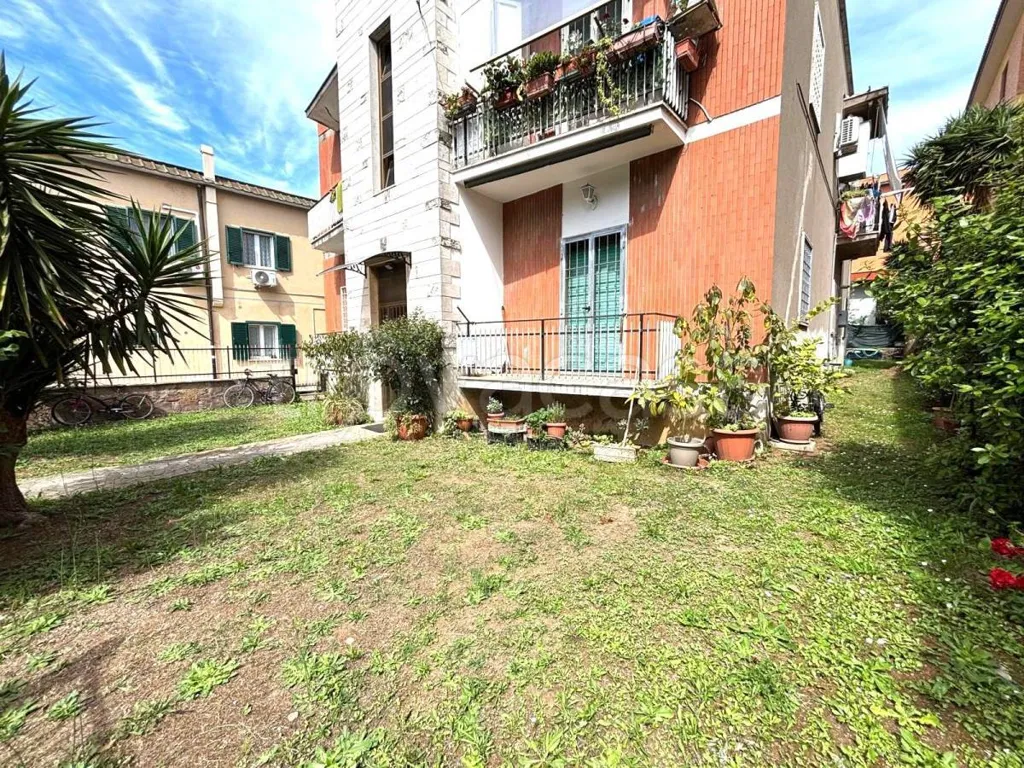 Jardin - Apartment with Balcony in Aprilia