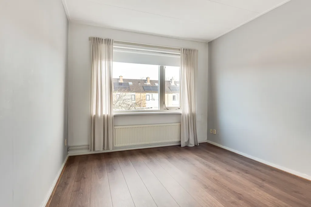Toad - Spacious Renovated Semi-Detached House in Heiloo