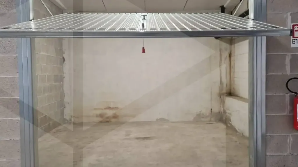 Buanderie - Newly Constructed Garage in Central Ciampino