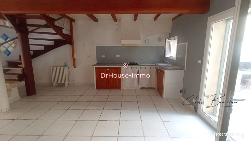 Cuisine - Maison avec Patio et Grand Garage à Aigues-Mortes