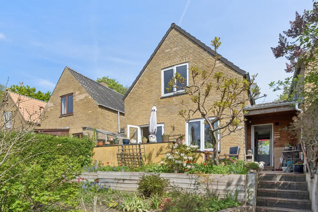 Aed - Terraced House with Garden in Vanløse
