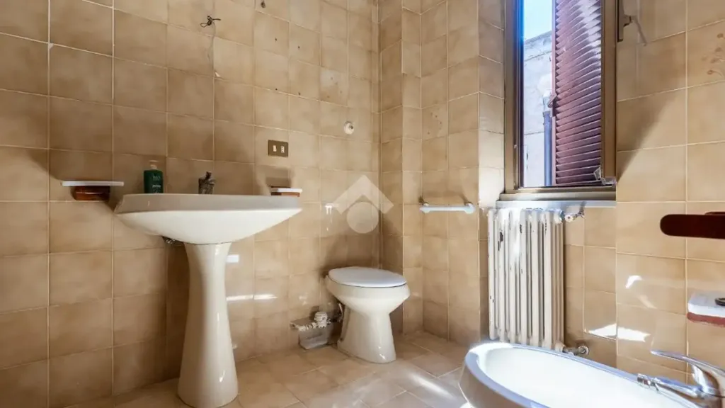 Salles de bain - Two-Bedroom Apartment with Balcony in Rome
