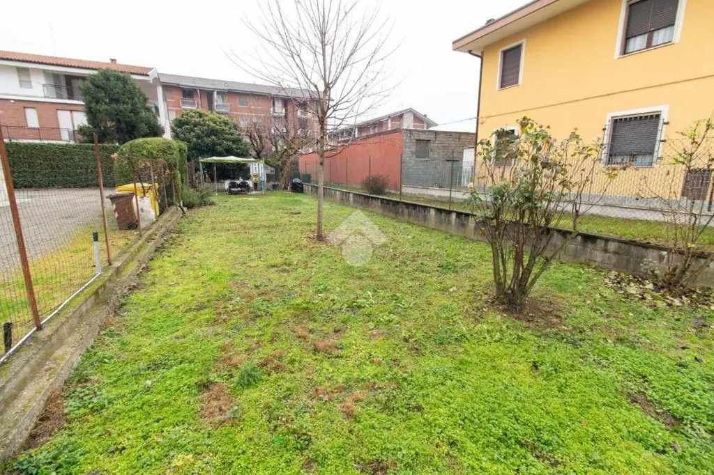 Jardin - Refurbished Apartment with Balcony in Leini