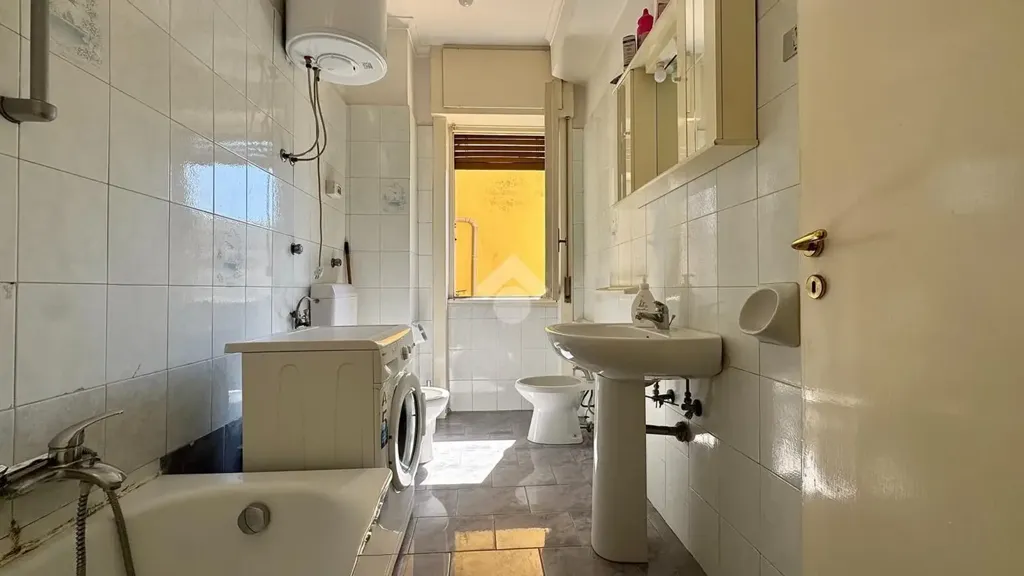 Bagni - Apartment with Balcony in Naples