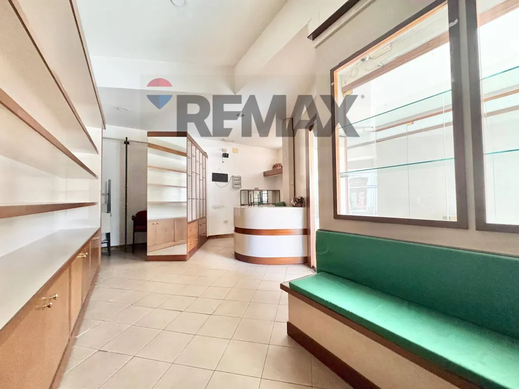 Pièces - Commercial Space with Conversion Potential in Manziana