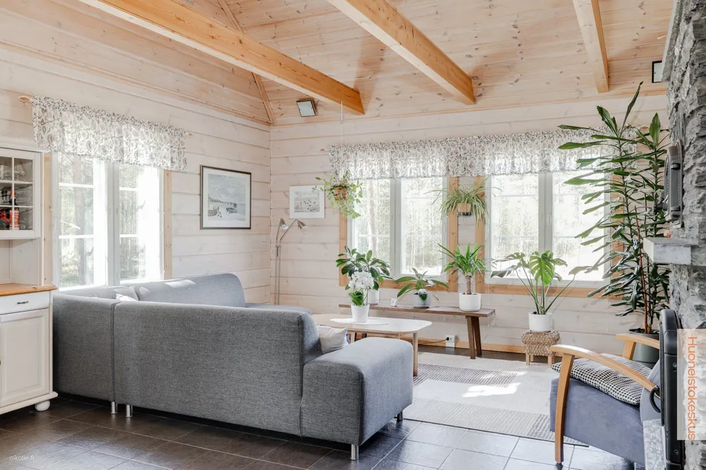 Elutuba - Mammutti Log Cabin with Sauna in Kiiminki