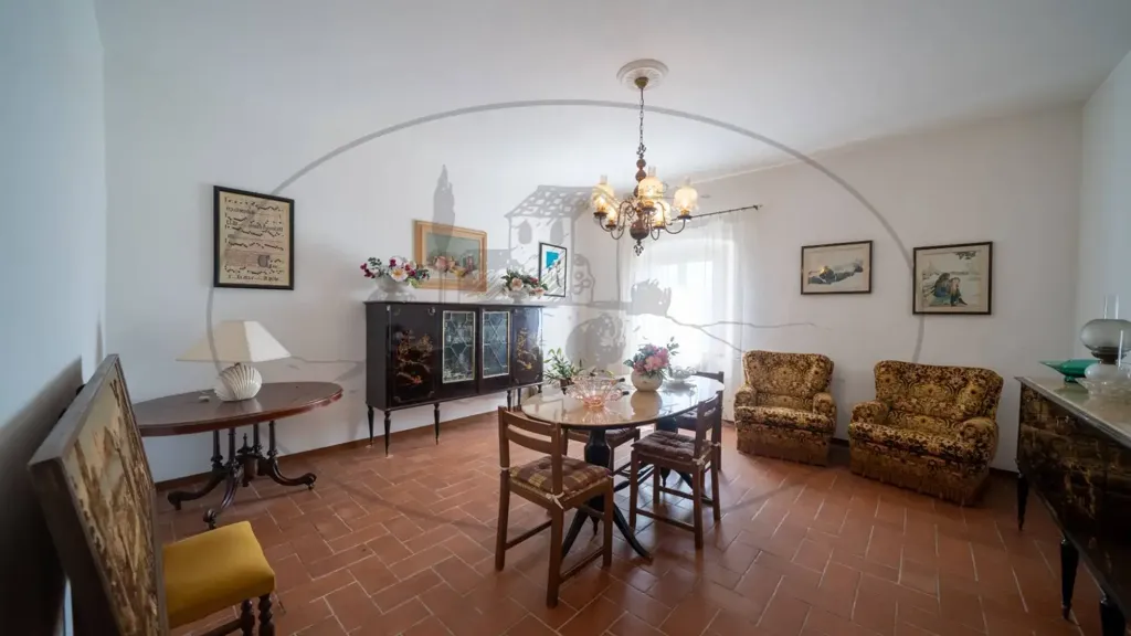 Söögituba - Rustic Farmhouse with Multiple Uses in Figline Valdarno