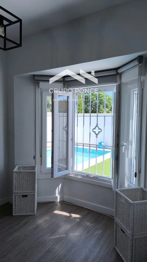 Bassein - Semi-Detached House with Pool in Este-Delicias