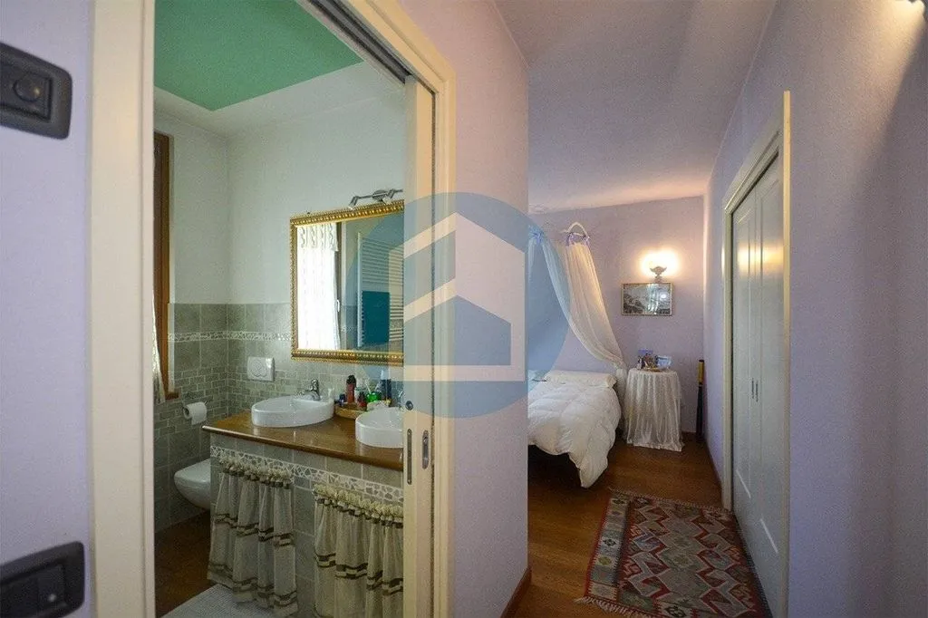 Salles de bain - Luxury Villa with Pool in Piancogno, Lombardy