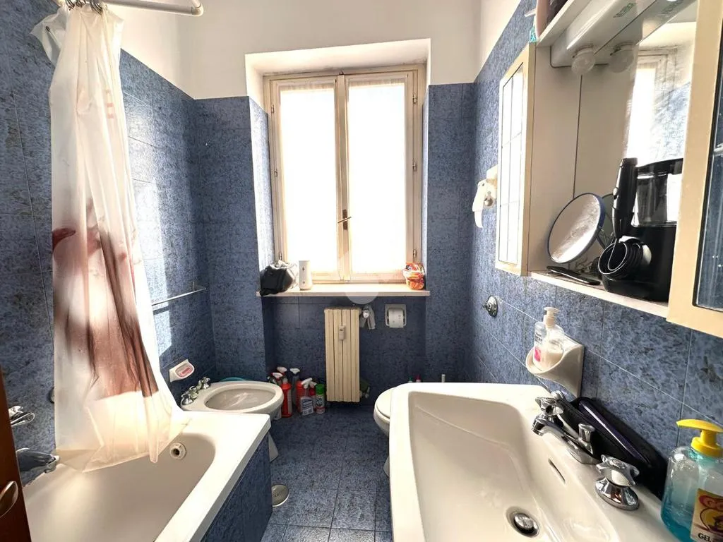 Salles de bain - First-Floor Apartment with Private Porch in Mozzo