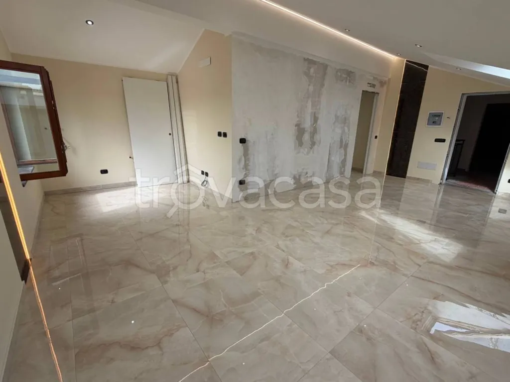 Elutuba - Modern Mansard Apartment with Terrace in Borgo Ticino