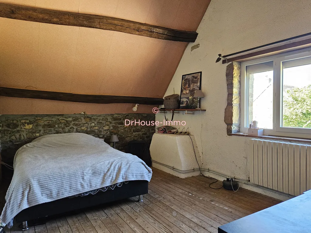 Chambres - Maison en Pierre avec Jardin à Renève