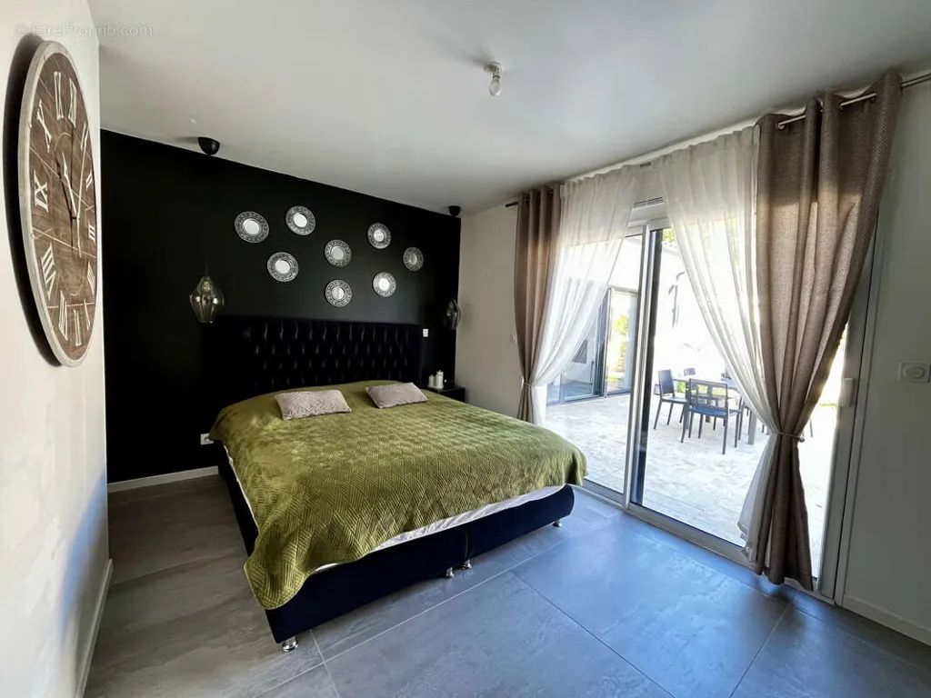 Chambres - Maison de Plain-pied avec Piscine à Rouans