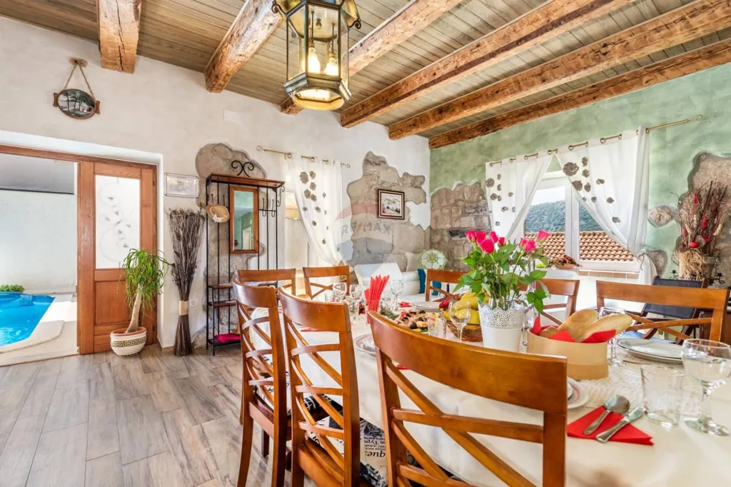 Söögituba - Villa with Sea View in Tribalj