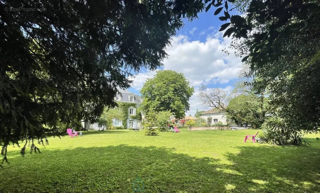 Jardin - Château du XVIIIe avec gîte indépendant à Cognac