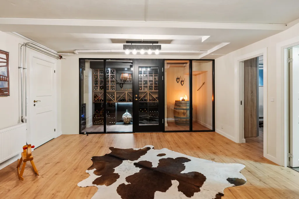 hallway_entrance