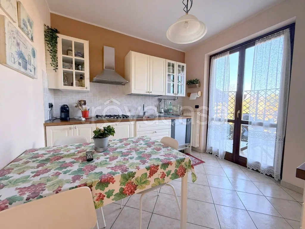 Söögituba - Two-Level Apartment with Terraces in Rivalta di Torino