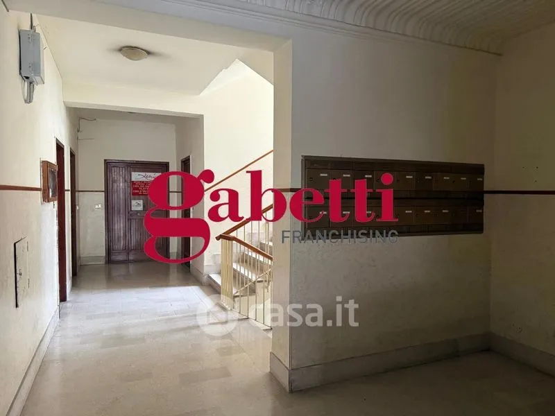 Esik - Fully Rented Apartment with Large Terrace in Caserta