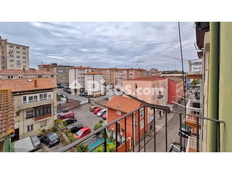 Balcon - Apartment for Renovation with Trunk in Santander