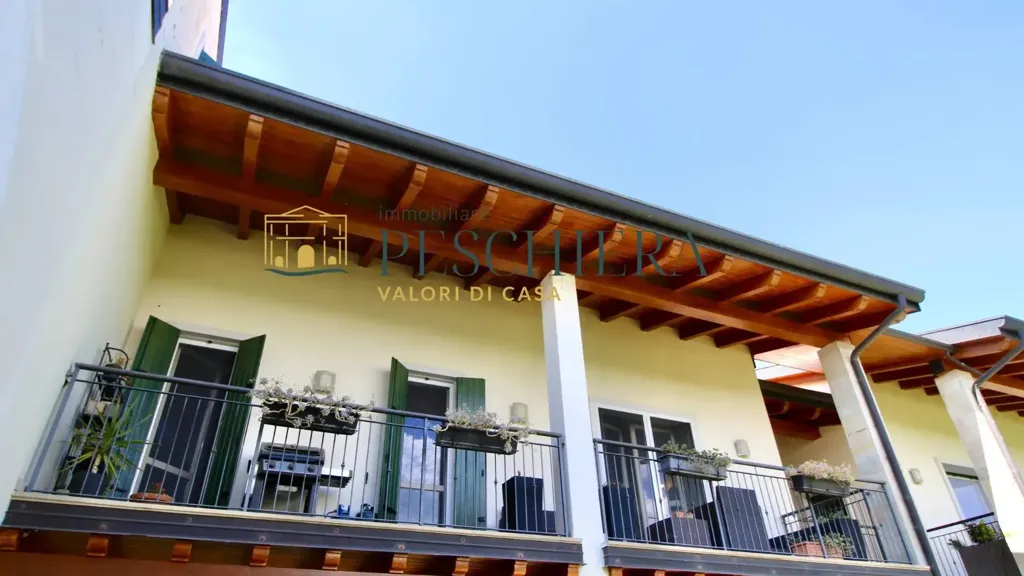 Rõdu - Apartment with Pool in Valeggio Sul Mincio