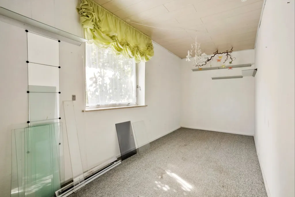 Toad - Large Villa for Modernisation in Albertslund