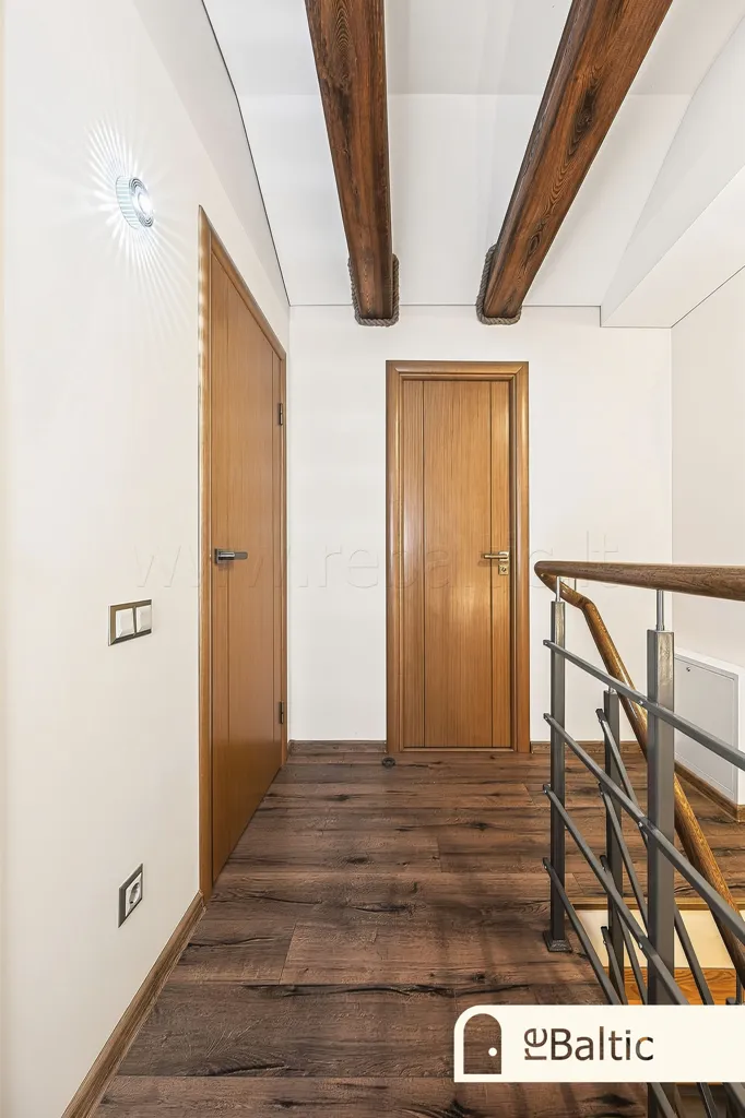 Entrée - Two-Storey Apartment with Fireplace in Burbiškės